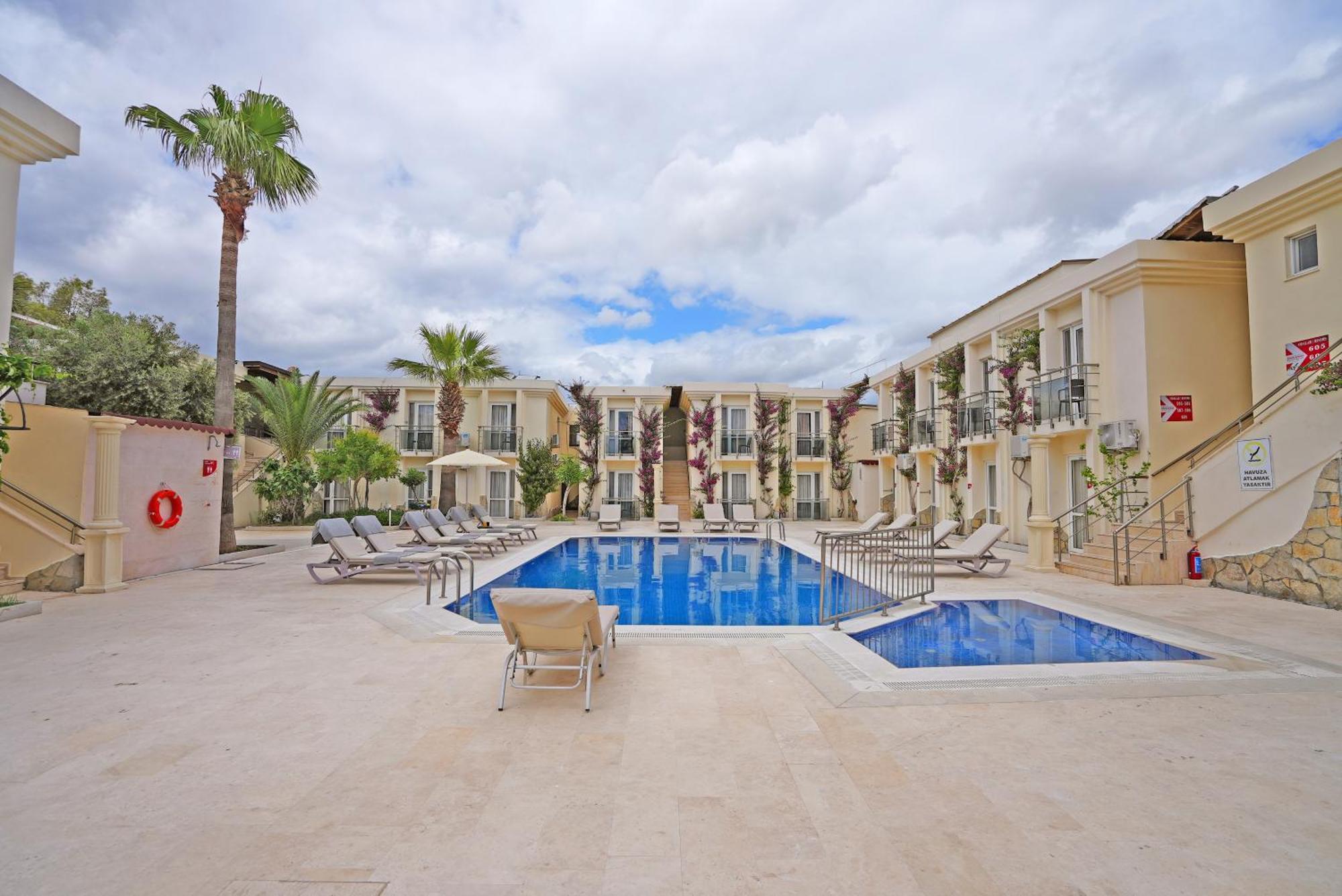 Oemer Aybak Beach Hotel Bodrum Exterior photo