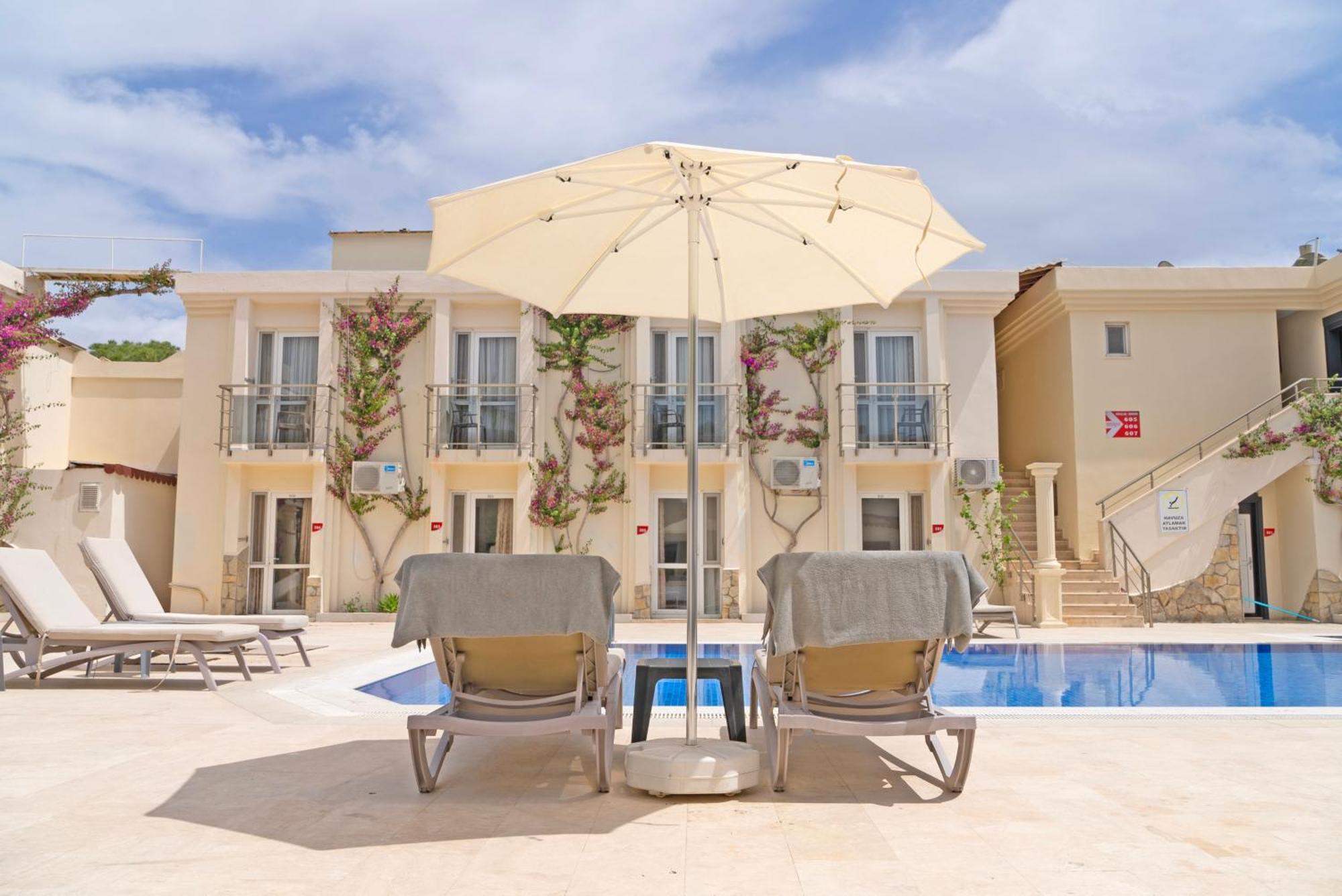 Oemer Aybak Beach Hotel Bodrum Exterior photo